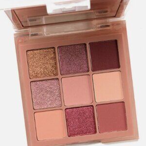 Huda Beauty Sand Haze Palette